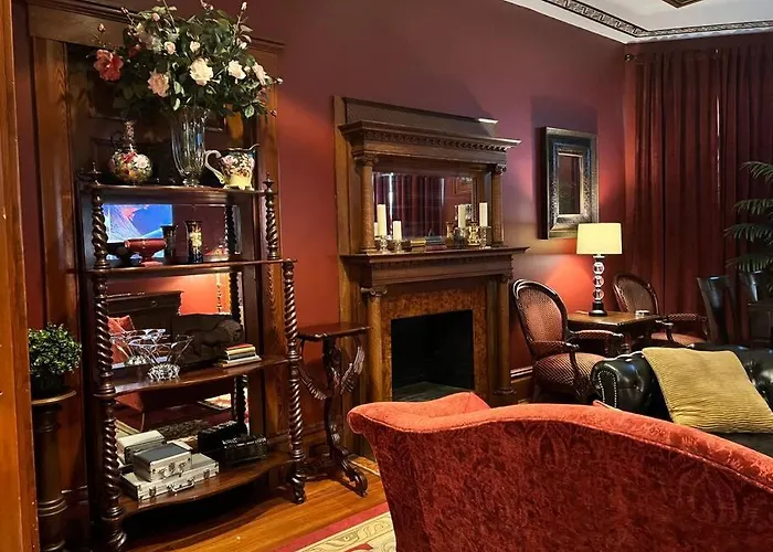 Large Historical For Groups Walk To Downtown! *